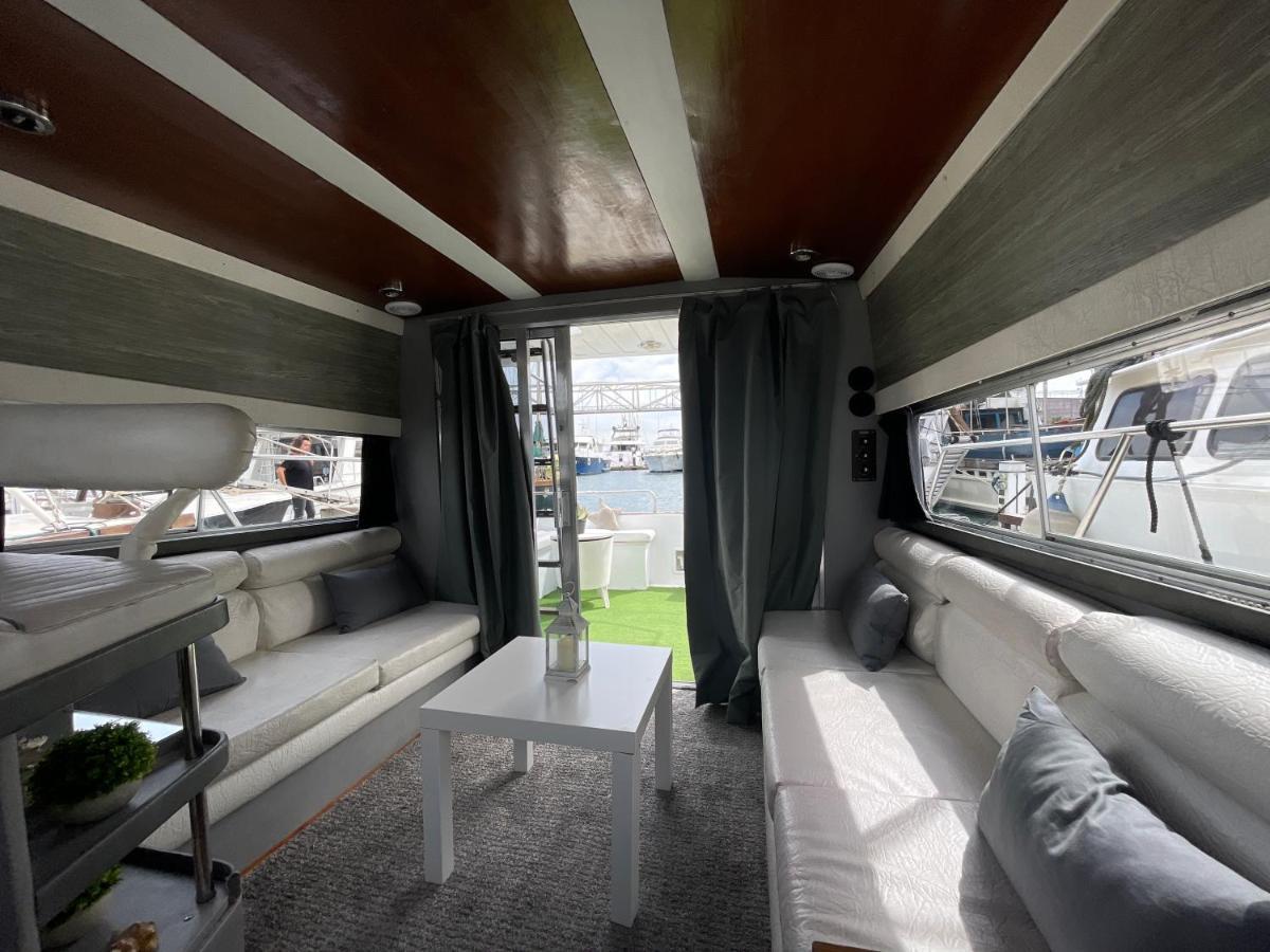 Confortable Yatch 산트 아드리아 데 베소스 외부 사진